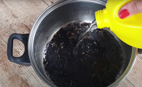 Cómo limpiar una olla quemada